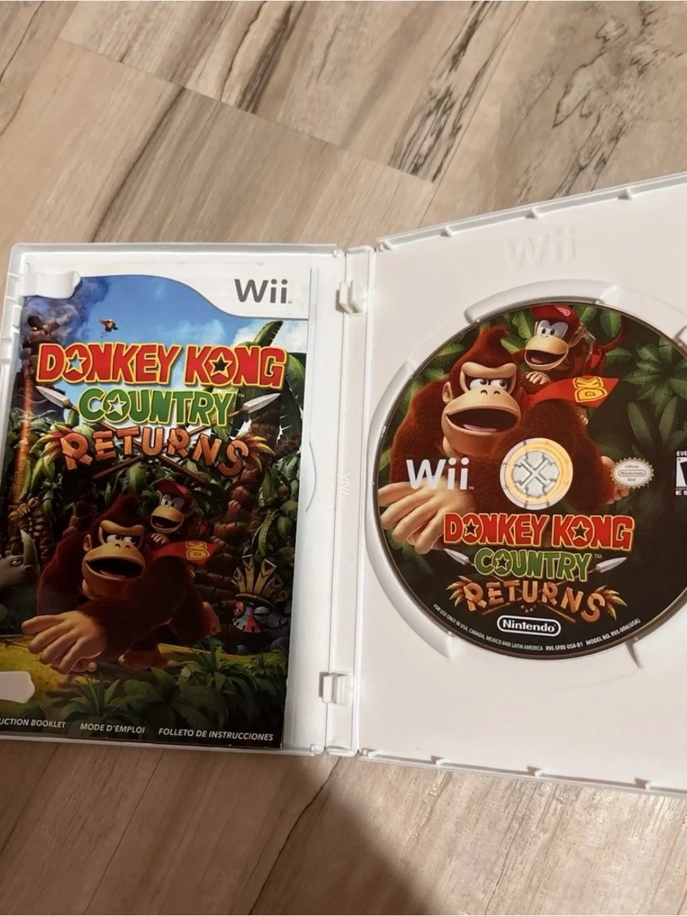 Nintendo Donkey Kong Country Returns Nintendo Wii CIB w/ Manual Tested
